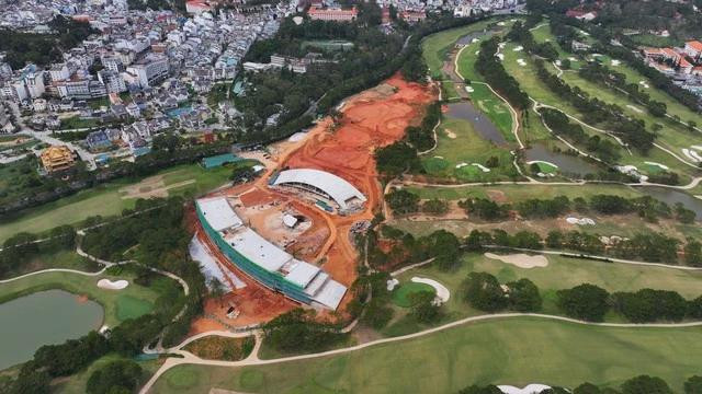 Toàn cảnh công trình xây dựng trong Đồi Cù. ẢNH: Lâm Viên Toàn cảnh công trình xây dựng trong Đồi Cù. ẢNH: Lâm Viên