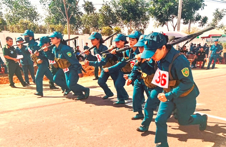 Lực lượng dân quân huyện tham gia hội thao quân sự. Ảnh: Chu Lý Lực lượng dân quân huyện tham gia hội thao quân sự. Ảnh: Chu Lý