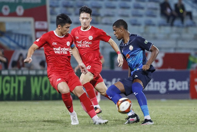 Nhiều khả năng Hoàng Đức sẽ sang Hàn Quốc thi đấu từ mùa sau. Nhiều khả năng Hoàng Đức sẽ sang Hàn Quốc thi đấu từ mùa sau.