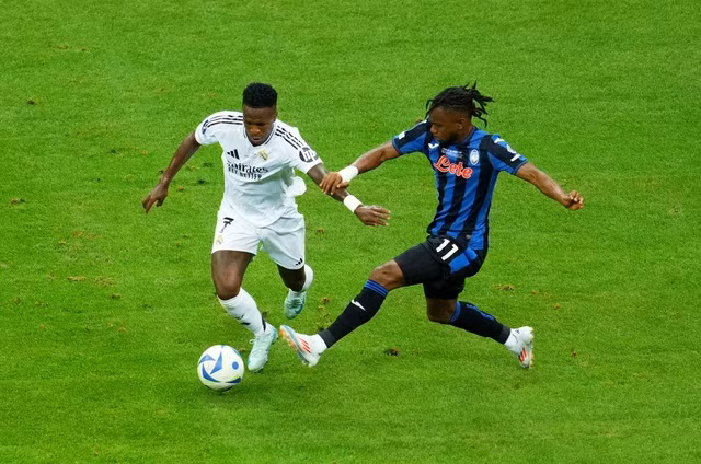 Ademola Lookman là nỗi đe dọa hàng thủ Real Madrid. Ademola Lookman là nỗi đe dọa hàng thủ Real Madrid.