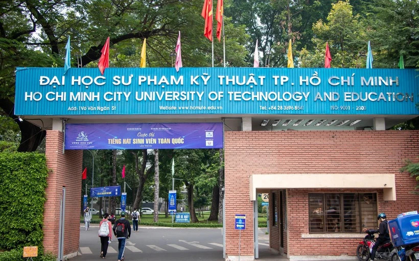 Năm nay, Trường Đại học Sư phạm Kỹ thuật Thành phố Hồ Chí Minh mở hai ngành học mới là Kỹ thuật thiết kế vi mạch và Tâm lý giáo dục. (Ảnh: Cổng Thông tin điện tử Chính phủ) Năm nay, Trường Đại học Sư phạm Kỹ thuật Thành phố Hồ Chí Minh mở hai ngành học mới là Kỹ thuật thiết kế vi mạch và Tâm lý giáo dục. (Ảnh: Cổng Thông tin điện tử Chính phủ)