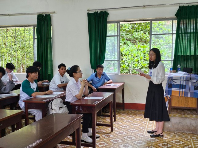 Thí sinh Đắk Lắk dự thi tốt nghiệp THPT năm 2024. Thí sinh Đắk Lắk dự thi tốt nghiệp THPT năm 2024.