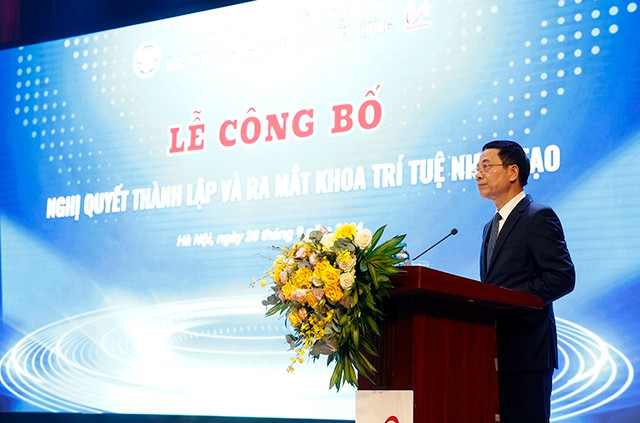 Bộ trưởng Bộ Thông tin Truyền thông phát biểu tại buổi lễ quyết định thành lập và ra mắt Khoa Trí tuệ nhân tạo, Học viện Bưu chính Viễn thông.