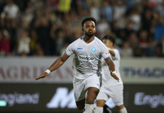 Rafaelson thi đấu nổi bật, sắm vai &quot;người hùng&quot; với 2 pha lập công vào lưới Thanh Hóa