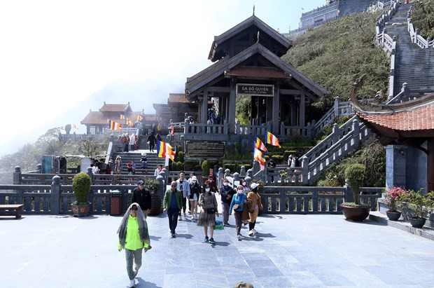 Du khách leo núi Fansipan, Lào Cai. (Ảnh: Quốc Khánh/TTXVN) Du khách leo núi Fansipan, Lào Cai. (Ảnh: Quốc Khánh/TTXVN)