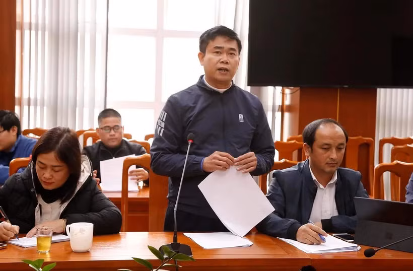 Ông Trần Ngọc Hà, Hiệu trưởng Trường Phổ thông Dân tộc bán trú Tiểu học Hoàng Thu Phố 1 (huyện Bắc Hà) tại cuộc làm việc với Sở Giáo dục và Đào tạo tỉnh Lào Cai ngày 17/12. (Ảnh: Quốc Khánh/TTXVN)