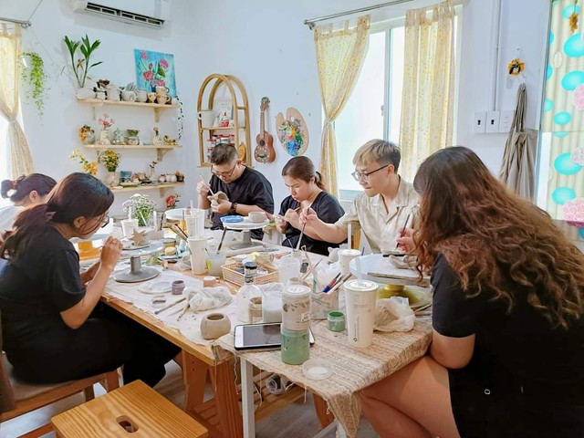 Trong không gian tĩnh lặng là lúc tinh thần thực hành nghệ thuật của người trẻ được phát huy sôi nổi, hiệu quả Trong không gian tĩnh lặng là lúc tinh thần thực hành nghệ thuật của người trẻ được phát huy sôi nổi, hiệu quả