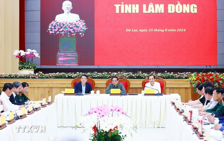 Thủ tướng Phạm Minh Chính làm việc với Ban Thường vụ Tỉnh ủy Lâm Đồng. (Ảnh: Dương Giang/TTXVN) Thủ tướng Phạm Minh Chính làm việc với Ban Thường vụ Tỉnh ủy Lâm Đồng. (Ảnh: Dương Giang/TTXVN)