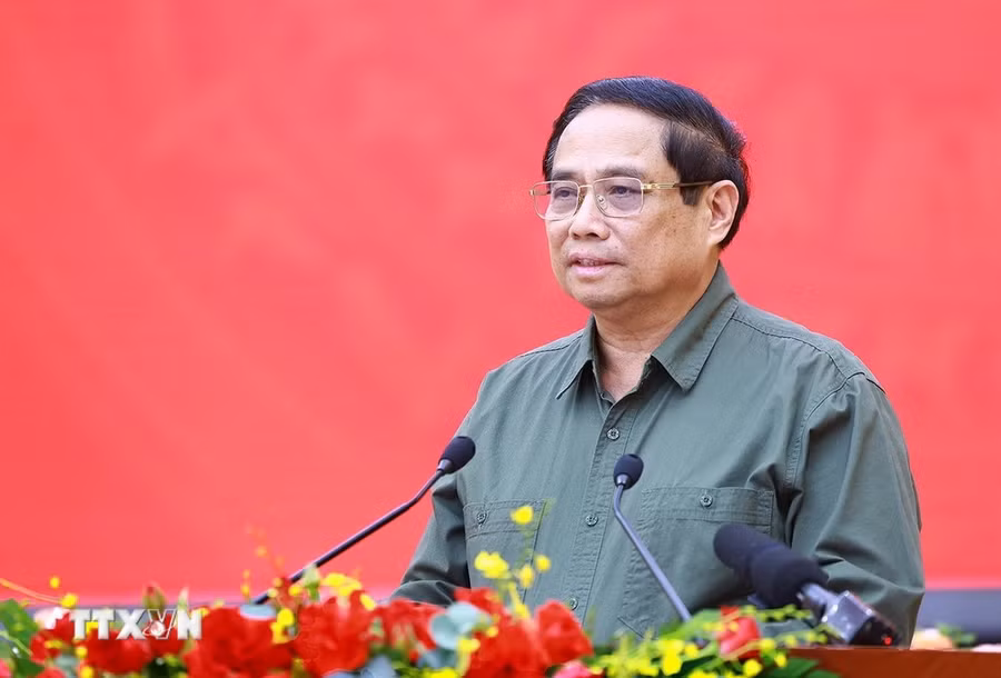 Thủ tướng Phạm Minh Chính kết luận buổi làm việc với Ban Thường vụ Tỉnh ủy Lâm Đồng. (Ảnh: Dương Giang/TTXVN)
