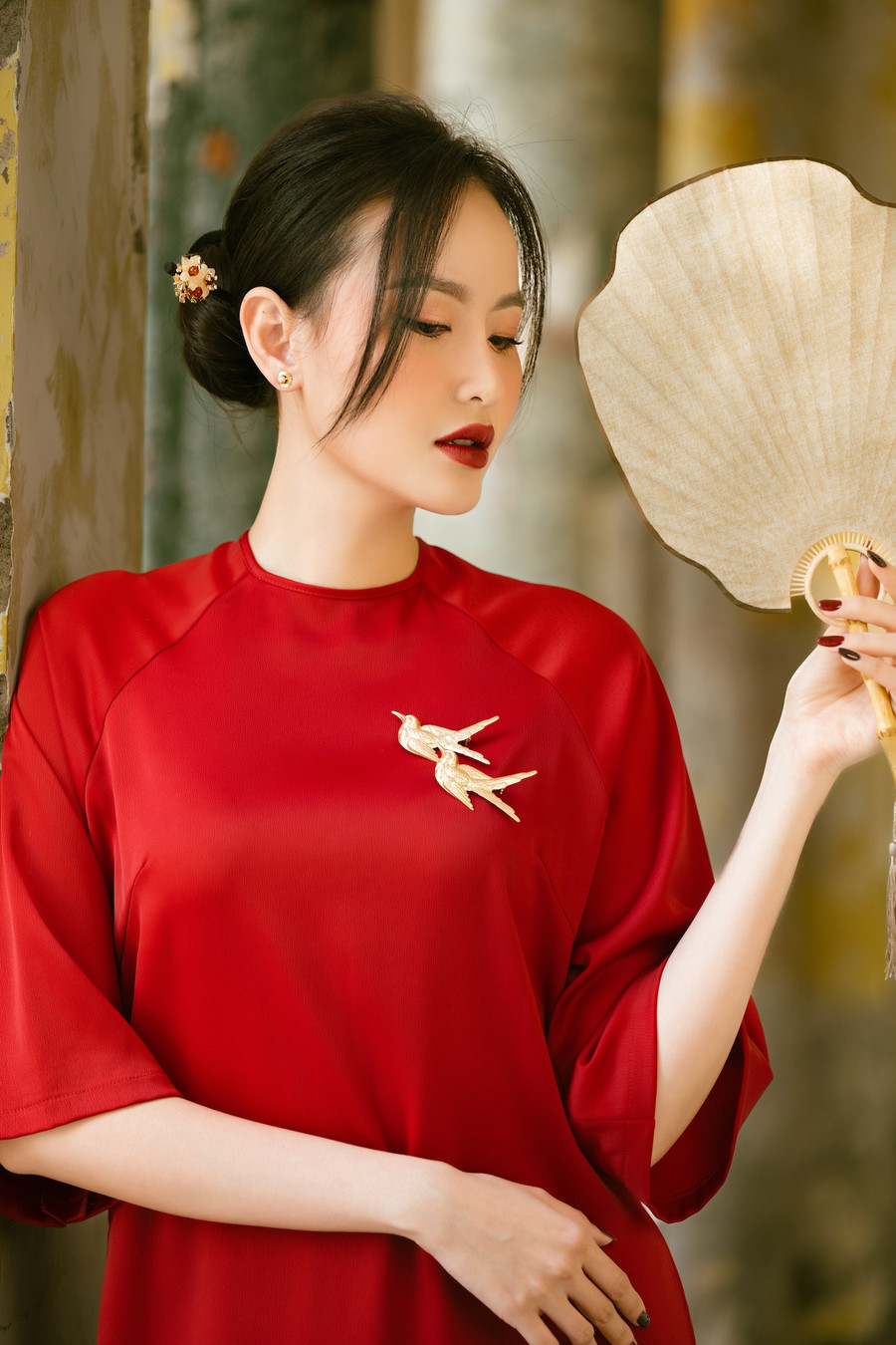 Sau khi đăng quang Hoa khôi Du lịch Việt Nam 2017, Khánh Ngân tiếp tục giành vương miện tại cuộc thi Hoa hậu Hoàn cầu (Miss Globe). Dù chiến thắng hai cuộc thi nhan sắc song người đẹp quê Đồng Nai lại kém may mắn khi gặp sự cố, khiến màn trao lại vương miện không trọn vẹn. Ảnh: Viết Quý Sau khi đăng quang Hoa khôi Du lịch Việt Nam 2017, Khánh Ngân tiếp tục giành vương miện tại cuộc thi Hoa hậu Hoàn cầu (Miss Globe). Dù chiến thắng hai cuộc thi nhan sắc song người đẹp quê Đồng Nai lại kém may mắn khi gặp sự cố, khiến màn trao lại vương miện không trọn vẹn. Ảnh: Viết Quý