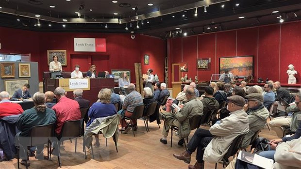 Quang cảnh phiên đấu giá ngày 22/9. (Ảnh: Nguyễn Thu Hà/TTXVN)