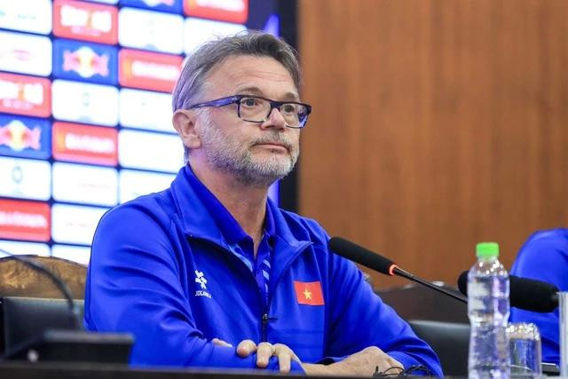 Ông Troussier không còn là HLV trưởng đội tuyển Việt Nam. Ảnh: Minh Dân Ông Troussier không còn là HLV trưởng đội tuyển Việt Nam. Ảnh: Minh Dân