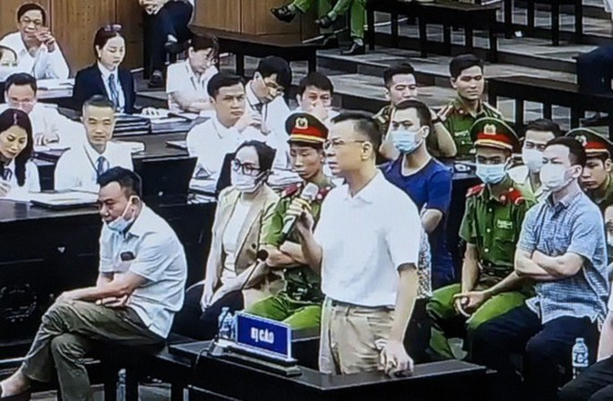 Bị cáo Đào Minh Dương khai trước tòa.