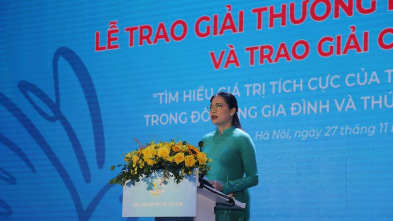 Chủ tịch Hội Liên hiệp Phụ nữ Việt Nam Hà Thị Nga phát biểu khai mạc. Chủ tịch Hội Liên hiệp Phụ nữ Việt Nam Hà Thị Nga phát biểu khai mạc.