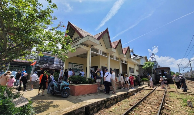 Ga Trại Mát, điểm cuối của tuyến đường sắt Đà Lạt - Trại Mát. ẢNH: GIA BÌNH Ga Trại Mát, điểm cuối của tuyến đường sắt Đà Lạt - Trại Mát. ẢNH: GIA BÌNH
