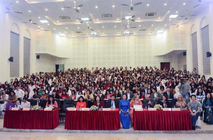 Đại biểu thu hút sự tham gia của đông đảo chuyên gia, cán bộ, giáo viên trong lĩnh vực mầm non. (Ảnh: Bộ GD-ĐT) Đại biểu thu hút sự tham gia của đông đảo chuyên gia, cán bộ, giáo viên trong lĩnh vực mầm non. (Ảnh: Bộ GD-ĐT)