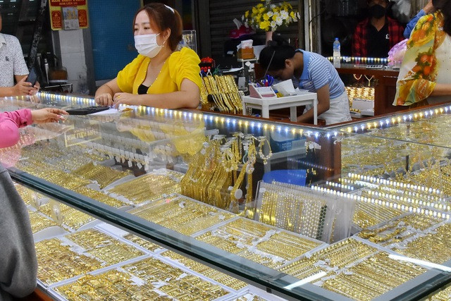 Giá vàng hôm nay trên thế giới đi lên