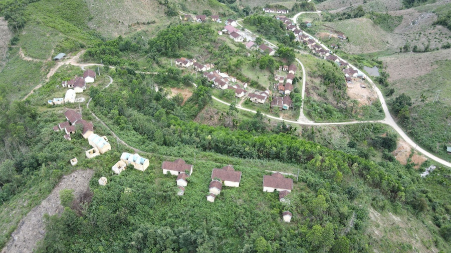 Toàn cảnh khu tái định cư Đăk Đrinh. Ảnh: VP