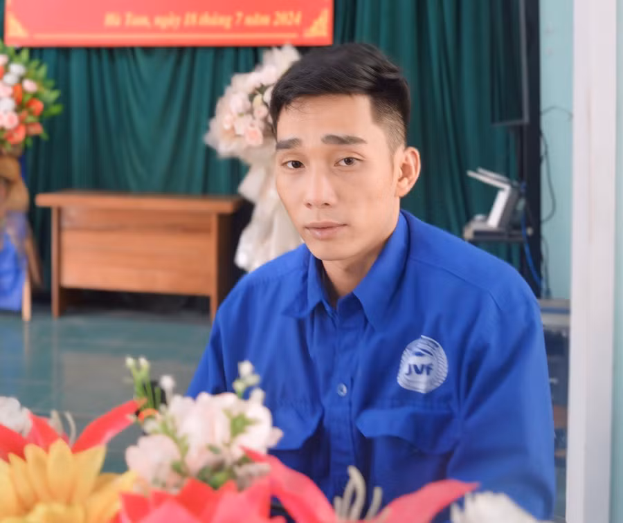 Anh Nguyễn Văn Lực phát biểu tại sơ kết 1 năm Mô hình “Vững bước trên con đường hoàn lương” ở xã Hà Tam. Ảnh: Thúy Trinh