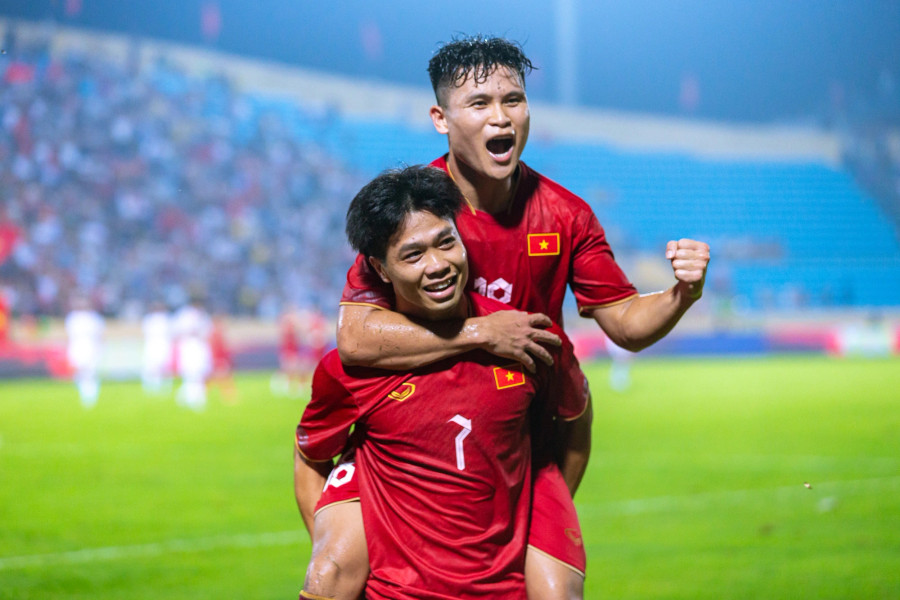 Công Phượng sau bàn thắng ghi vào lưới đội tuyển Palestine. ẢNH: THỦY XUÂN Công Phượng sau bàn thắng ghi vào lưới đội tuyển Palestine. ẢNH: THỦY XUÂN