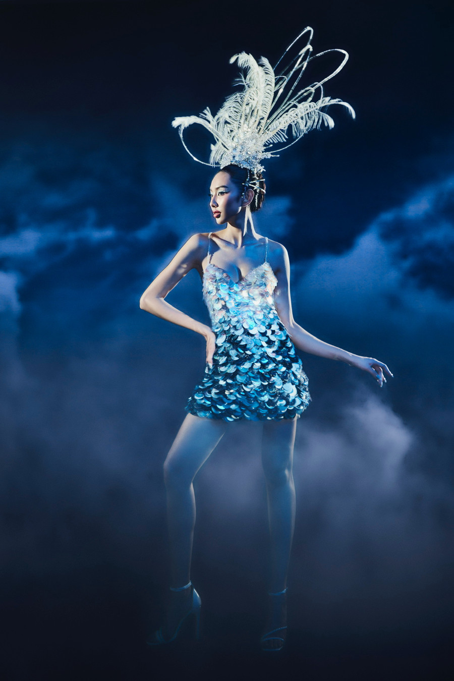 Hoa hậu Thùy Tiên khác lạ trong bộ ảnh mới - Ảnh 6. Dù sau đó, nàng hậu sinh năm 1998 nhanh chóng chỉnh sửa nhưng sự việc vẫn gây ra ồn ào, thậm chí, nhiều người cho rằng ông Nawat, Chủ tịch tổ chức Hoa hậu Hòa bình Quốc tế, đã phật lòng về chuyện này và bỏ theo dõi cô. Ảnh:Nguyễn Minh Đức