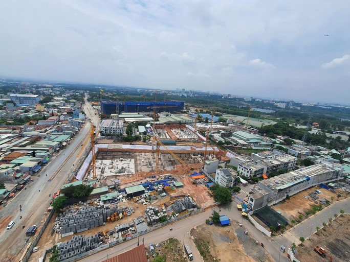 Một dự án căn hộ ở Bình Dương, giáp ranh TP HCM vừa được chào bán với giá từ 1,5-1,9 tỉ đồng/căn. Một dự án căn hộ ở Bình Dương, giáp ranh TP HCM vừa được chào bán với giá từ 1,5-1,9 tỉ đồng/căn.