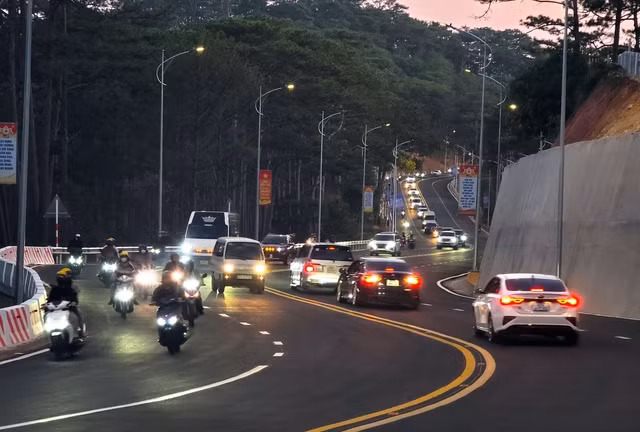 Toàn tuyến đèo Prenn đã hoàn tất xây dựng, sẵn sàng lưu thông trước Tết Nguyên đán.