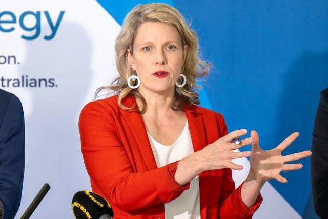 Bộ trưởng Bộ Nội vụ Úc Clare O'Neil công bố chiến lược nhập cư mới hồi tháng 12.2023, trong đó đề cập đến việc nâng yêu cầu về tiếng Anh và thay thế yêu cầu GTE. ẢNH CLARE O'NEIL MP Bộ trưởng Bộ Nội vụ Úc Clare O'Neil công bố chiến lược nhập cư mới hồi tháng 12.2023, trong đó đề cập đến việc nâng yêu cầu về tiếng Anh và thay thế yêu cầu GTE. ẢNH CLARE O'NEIL MP