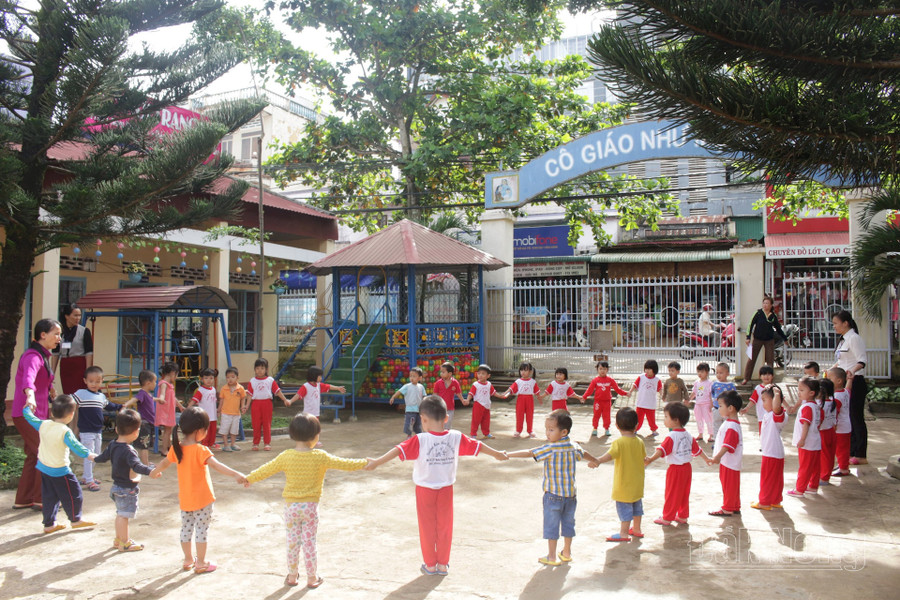 Các trường khu vực trung tâm như TP. Gia Nghĩa phải dồn học sinh/lớp để đáp ứng nhu cầu tuyển trẻ 3-4 tuổi.