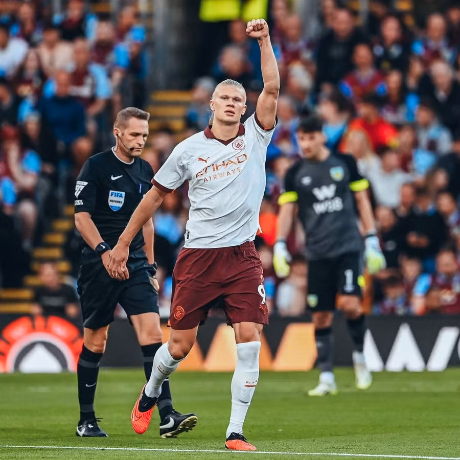 Haaland tỏa sáng với cú đúp trong 45 phút đầu tiên. Ảnh: MC