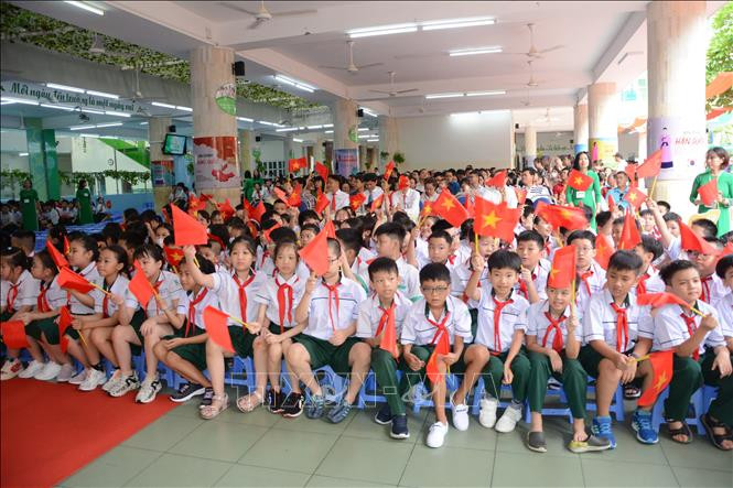 Học sinh trường Đức Trí hào hứng tham gia lễ khai giảng năm học mới. Ảnh: Văn Dũng/TTXVN Học sinh trường Đức Trí hào hứng tham gia lễ khai giảng năm học mới. Ảnh: Văn Dũng/TTXVN