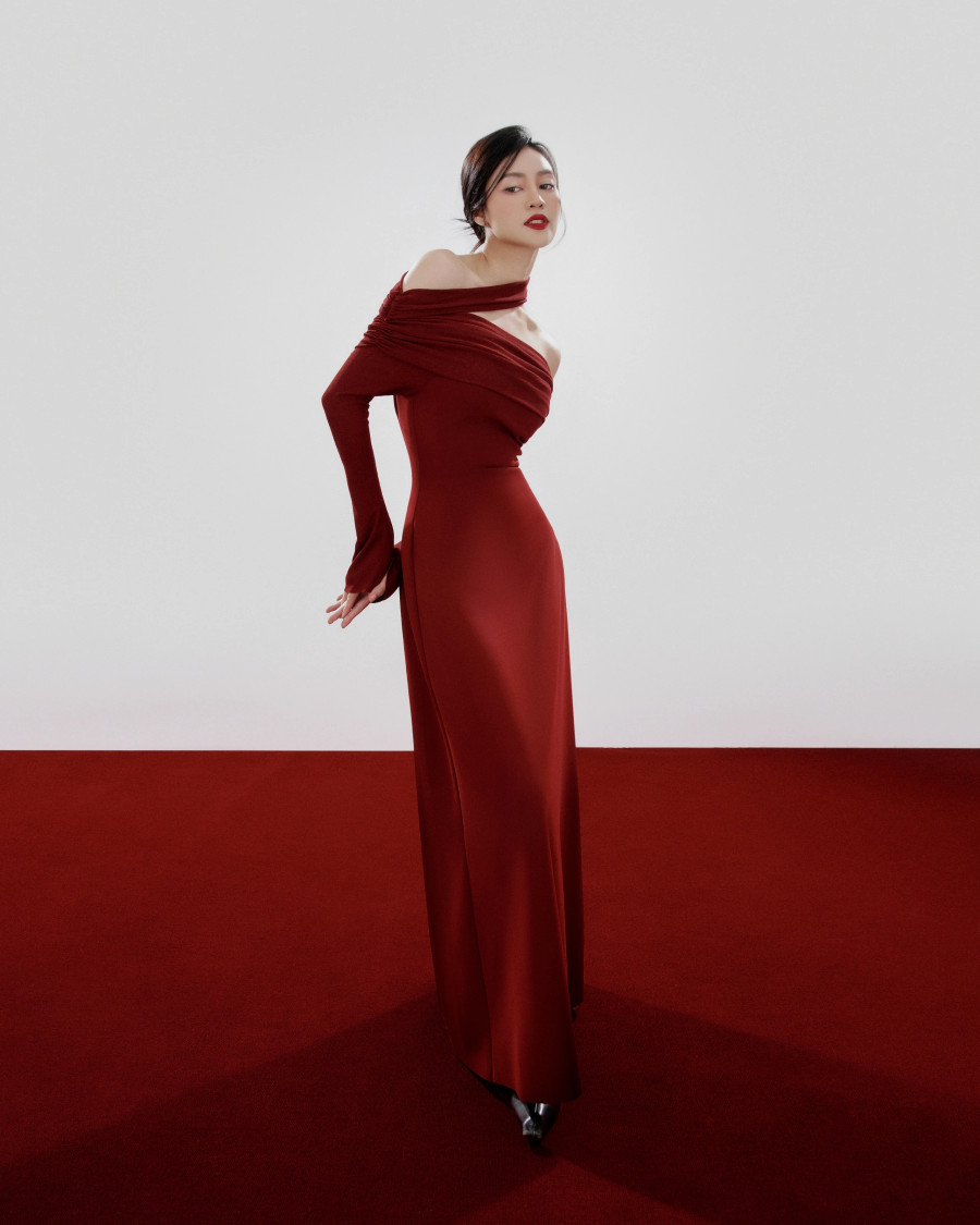 Tết chính là thời gian mỗi người được sum vầy bên cạnh gia đình. Chính vì thế, thương hiệu CHATS by C.DAM đã thực hiện một bộ ảnh đặc biệt mang tên Cộng hưởng yêu thương. Trong đó, các sao Việt chụp ảnh cùng người thân của mình. Ảnh: Trí Nghĩa Tết chính là thời gian mỗi người được sum vầy bên cạnh gia đình. Chính vì thế, thương hiệu CHATS by C.DAM đã thực hiện một bộ ảnh đặc biệt mang tên Cộng hưởng yêu thương. Trong đó, các sao Việt chụp ảnh cùng người thân của mình. Ảnh: Trí Nghĩa