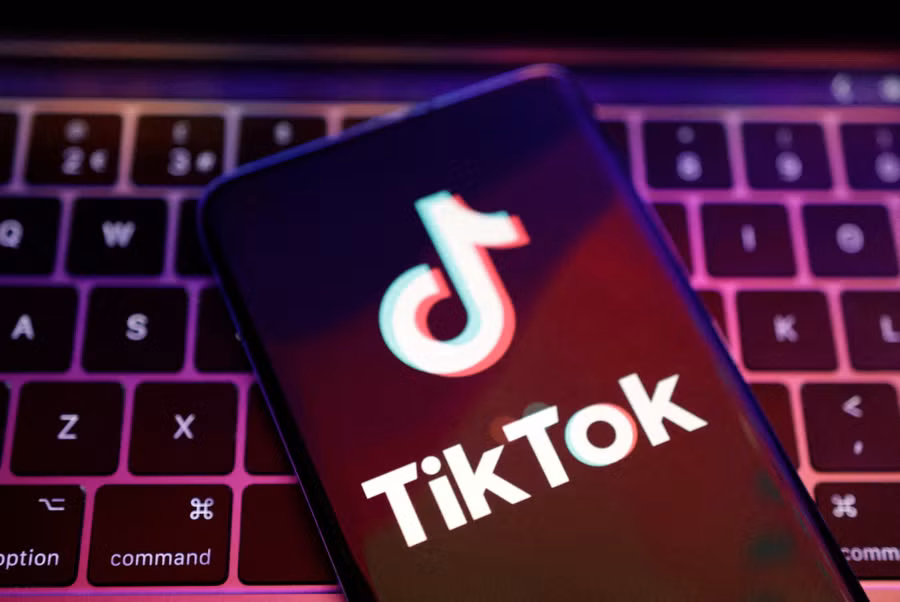 Độ phổ biến của TikTok được cho là mang lại những rủi ro tiềm ẩn đối với an ninh quốc gia Mỹ. Ảnh: REUTERS