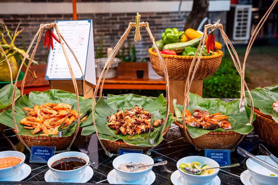 Các món ăn không chỉ ngon miệng mà còn “ngon mắt” và được bài trí đậm chất Việt Nam