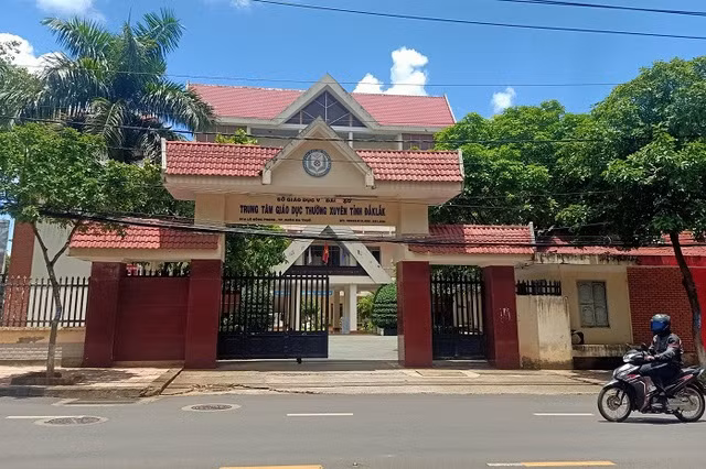 Đắk Lắk: Khẩn trương giải quyết việc hàng ngàn học sinh lớp 10 chưa có trường học - Ảnh 1. UBND tỉnh Đắk Lắk đồng ý bổ sung kinh phí, mở thêm lớp 10 tại các trung tâm GDNN-GDTX. Ảnh: HOÀNG BÌNH