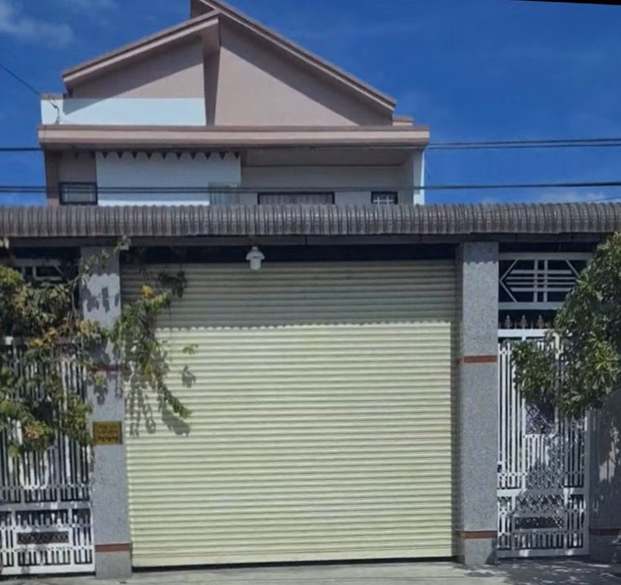 Hiện trường căn nhà nơi các đối tượng tụ tập đánh bạc. Ảnh: Lê Gia Hiện trường căn nhà nơi các đối tượng tụ tập đánh bạc. Ảnh: Lê Gia