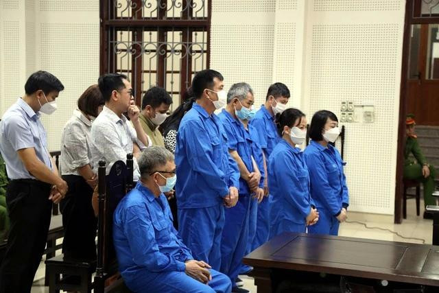 Cựu thiếu tướng Đỗ Hữu Ca ngồi nghe đọc cáo trạng luận tội. Ảnh: Lã Nghĩa Hiếu Cựu thiếu tướng Đỗ Hữu Ca ngồi nghe đọc cáo trạng luận tội. Ảnh: Lã Nghĩa Hiếu