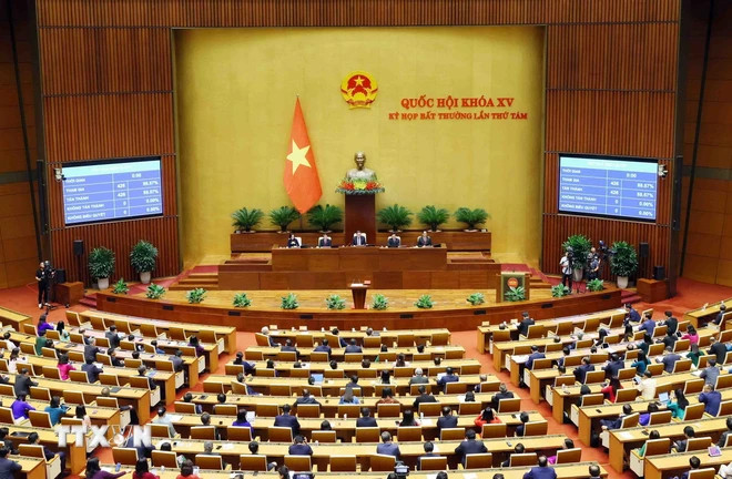 Quốc hội biểu quyết thông qua dự thảo Nghị quyết phê chuẩn đề nghị của Thủ tướng Chính phủ về việc bổ nhiệm Bộ trưởng Bộ Tài nguyên và Môi trường, Bộ trưởng Bộ Tư pháp nhiệm kỳ 2021 -2026. (Ảnh: TTXVN) Quốc hội biểu quyết thông qua dự thảo Nghị quyết phê chuẩn đề nghị của Thủ tướng Chính phủ về việc bổ nhiệm Bộ trưởng Bộ Tài nguyên và Môi trường, Bộ trưởng Bộ Tư pháp nhiệm kỳ 2021 -2026. (Ảnh: TTXVN)