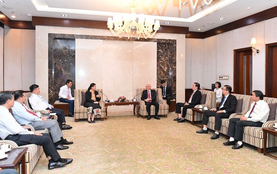 Quang cảnh buổi tiếp Quang cảnh buổi tiếp