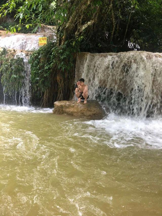 Khu vực mọi người cứu hai bé nước chảy khá mạnh Khu vực mọi người cứu hai bé nước chảy khá mạnh