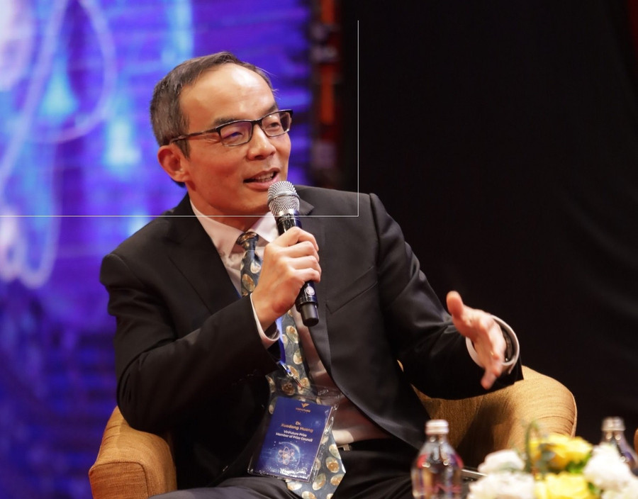 Tiến sĩ Xuedong Huang, thành viên Hội đồng Giải thưởng VinFuture. Ảnh: VinFuture Tiến sĩ Xuedong Huang, thành viên Hội đồng Giải thưởng VinFuture. Ảnh: VinFuture