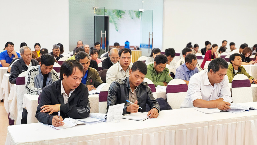 Các đại biểu tham gia lớp tập huấn. Ảnh: Bá Bính Các đại biểu tham gia lớp tập huấn. Ảnh: Bá Bính