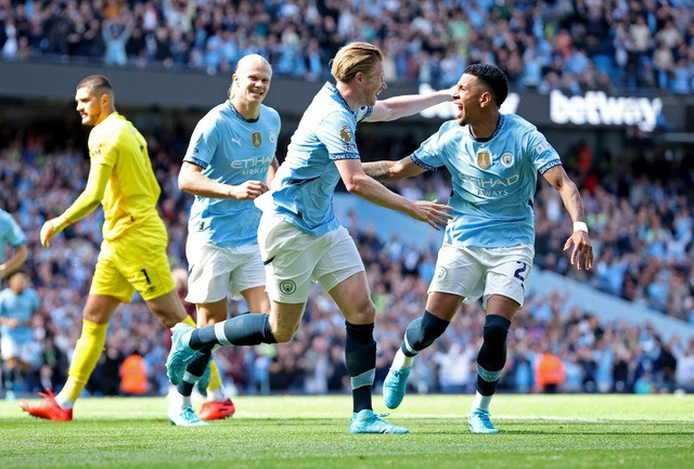 Man City toàn thắng, chiếm ngôi đầu Ngoại hạng Anh sau hai vòng mở màn Man City toàn thắng, chiếm ngôi đầu Ngoại hạng Anh sau hai vòng mở màn