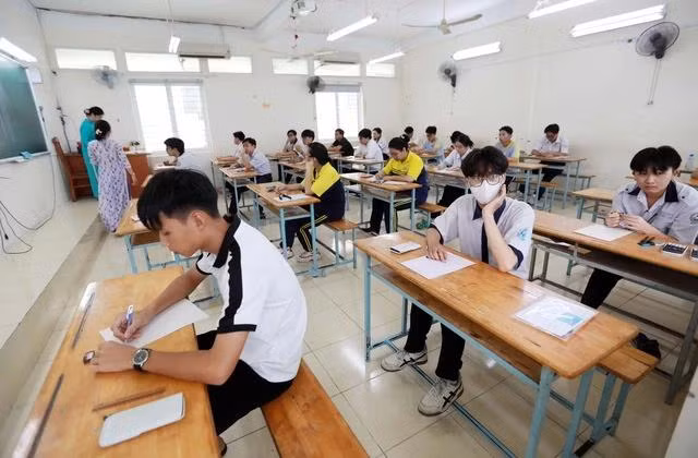 Nhiều trường ĐH xét tuyển bổ sung các ngành sư phạm bằng điểm thi tốt nghiệp THPT