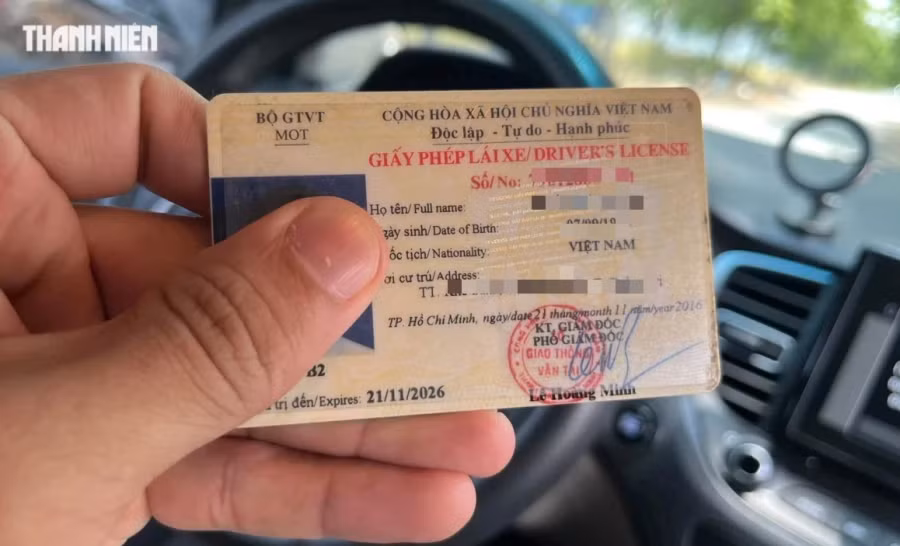 Từ ngày 1.6.2024, tài xế bị thu hồi giấy phép lái xe ô tô nếu cho người khác mượn. Ảnh: Bá Hùng Từ ngày 1.6.2024, tài xế bị thu hồi giấy phép lái xe ô tô nếu cho người khác mượn. Ảnh: Bá Hùng