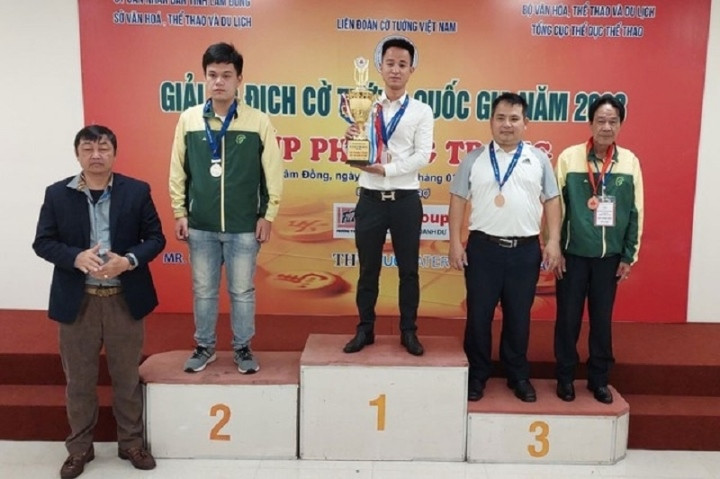 Ông Tô Quốc Khanh (trái) phụ trách môn cờ tướng của Tổng cục TDTT. (Ảnh: VietnamChess)