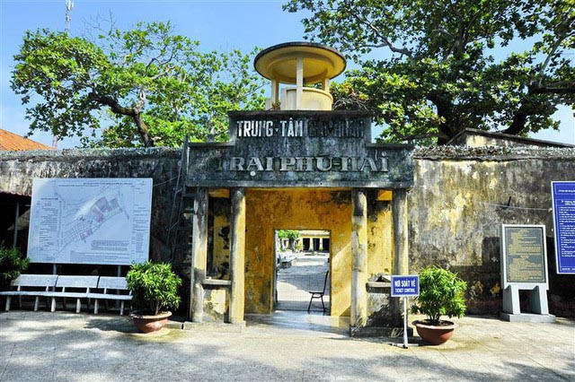 Khu di tích lịch sử Nhà tù Côn Đảo ở Bà Rịa-Vũng Tàu thu 34 tỷ đồng tiền tài trợ, công đức (ảnh nguồn toquoc.vn) Khu di tích lịch sử Nhà tù Côn Đảo ở Bà Rịa-Vũng Tàu thu 34 tỷ đồng tiền tài trợ, công đức (ảnh nguồn toquoc.vn)