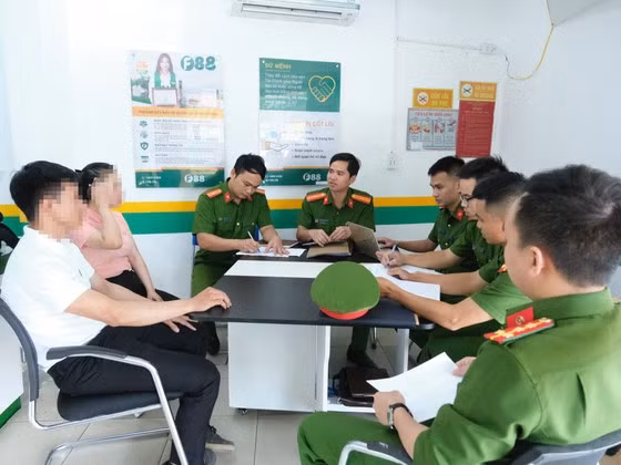 Lực lượng chức năng làm việc với cơ sở kinh doanh F88