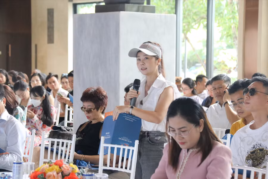 Nhiều doanh nghiệp lữ hành quan tâm đến sản phẩm mới sẽ bổ sung thêm cho du lịch Nha Trang - Khánh Hòa. Ảnh: Phương Linh