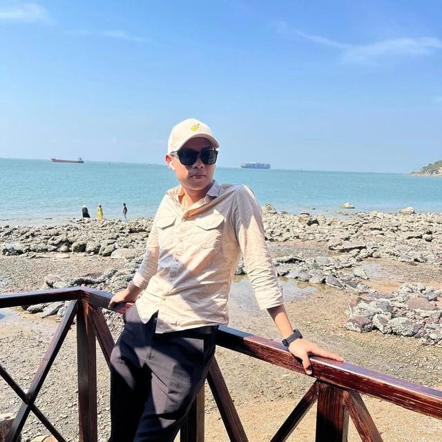 Trước đây anh Lưu là đầu bếp, mới chuyển qua làm tài xế. Trước đây anh Lưu là đầu bếp, mới chuyển qua làm tài xế.